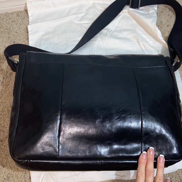 Like new FOSSIL EW transit Leather Computer/Messenger Bag - Picture 9 of 13